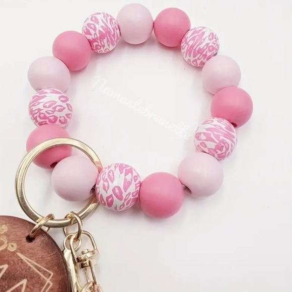 Wooden Beaded Mama Keychain Bag Charm With Pink Tassel - Picture 4 of 13